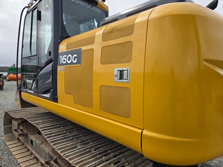 2019-deere-160g-lc-image-30