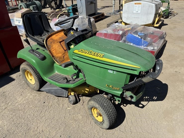 john-deere-lx266-image-2