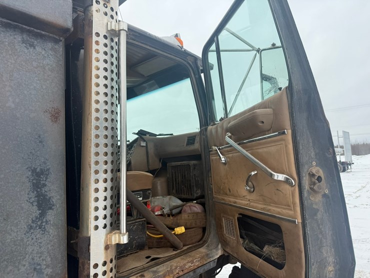 #1434-•-1990-ford-quad-axle-dump-truck-image-38