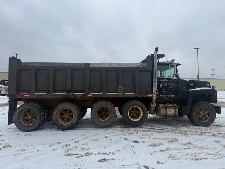 #1434-•-1990-ford-quad-axle-dump-truck-image-6