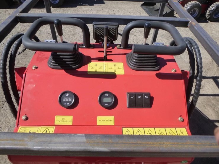 2026-sdlool-323tz-skid-steer-loader-image-13