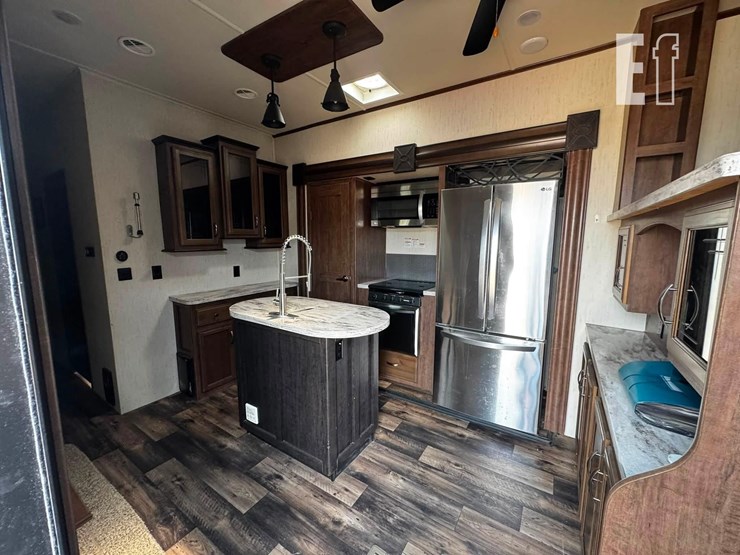 2018-sierra-camper-6948-image-7