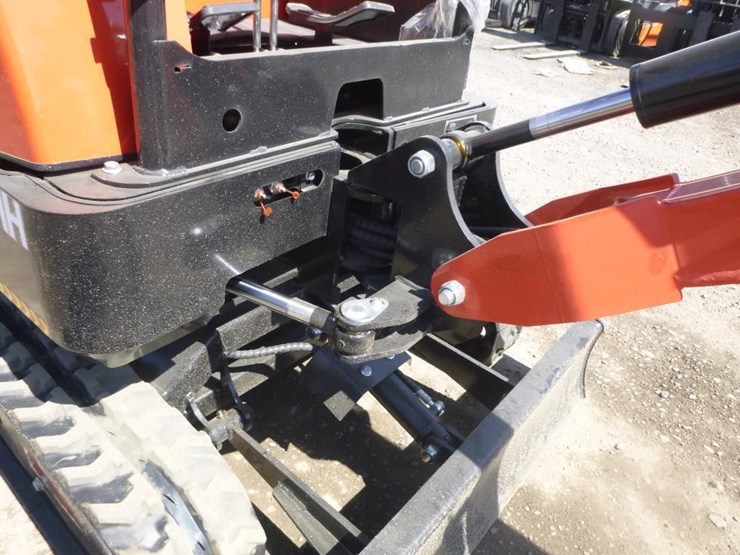 2026-tpm-18hh-hydraulic-excavator-image-17