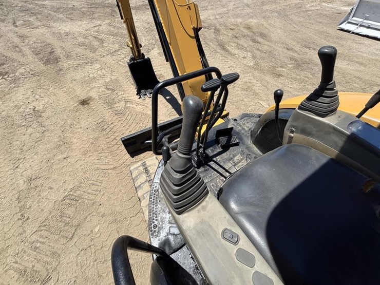 caterpillar-303cr-image-24