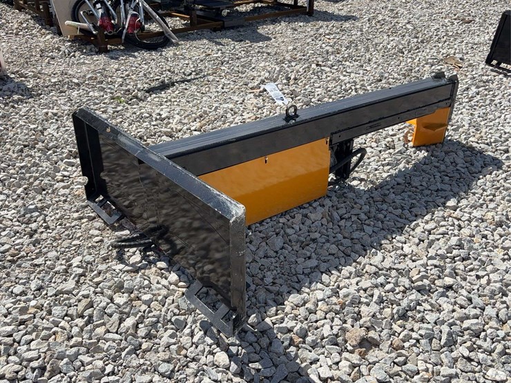 hls82-horizontal-log-splitter-attachment-for-skid-steer-loader-image-3