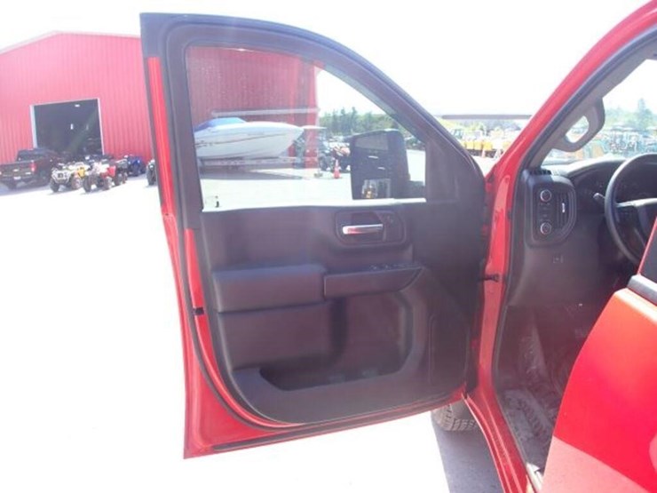 2023-chevrolet-silverado-2500-image-13