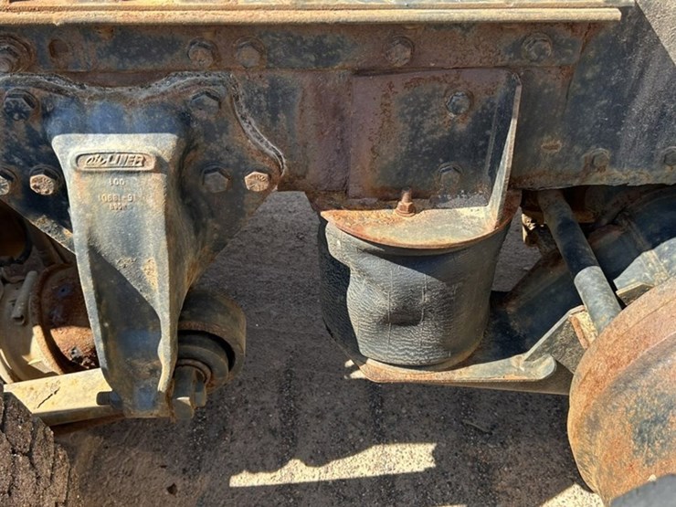 #1433-•-2005-western-star-tri-axle-day-cab-truck-tractor-image-21