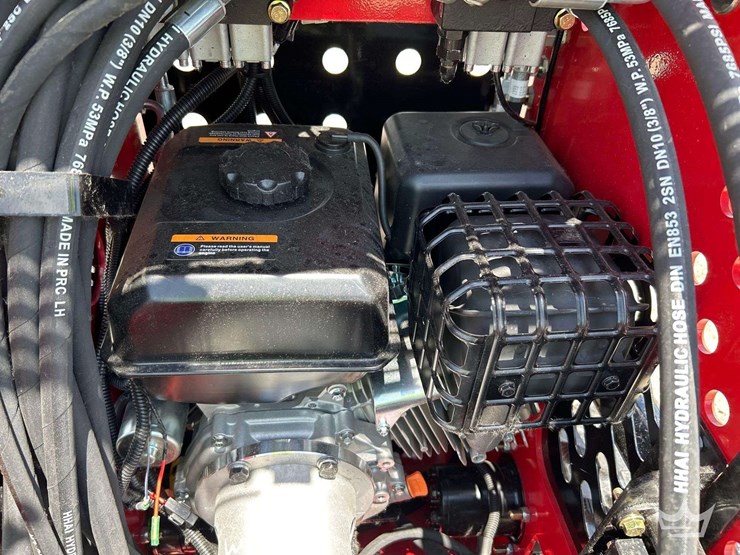 mini-skid-steer-loader-image-8