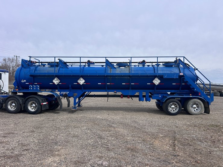 #1494-•-2017-worley-welding-works-tanker-trailer-image-2