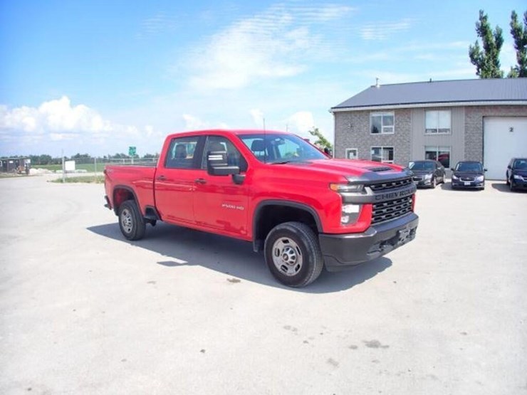 2022-chevrolet-silverado-2500-image-3