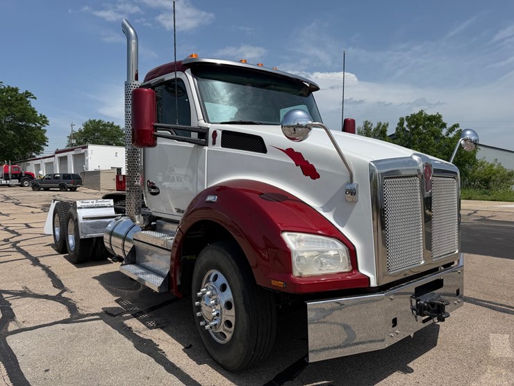2018-kenworth-t880-image-7