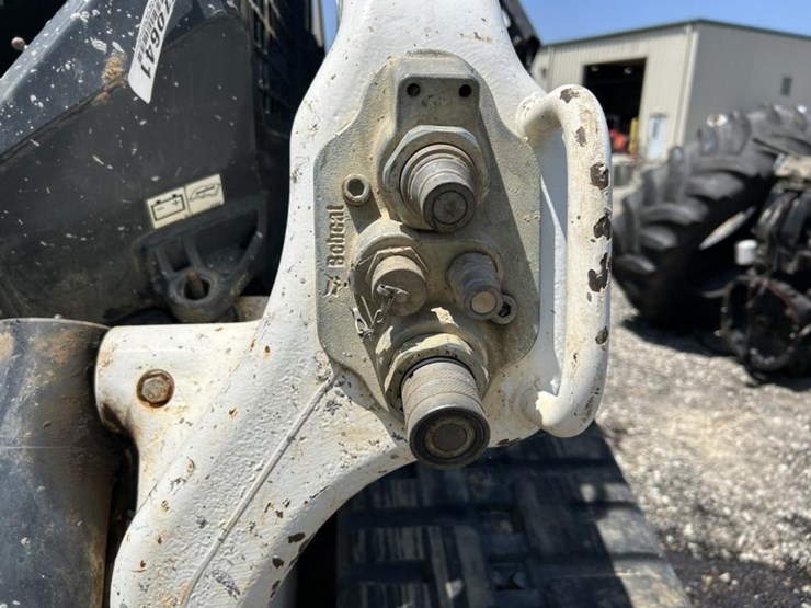 2021-bobcat-t76-image-10
