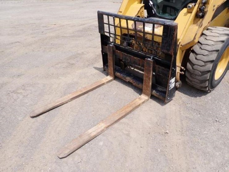 2019-caterpillar-236d-skid-steer-cat0236dlbgz05393-image-22