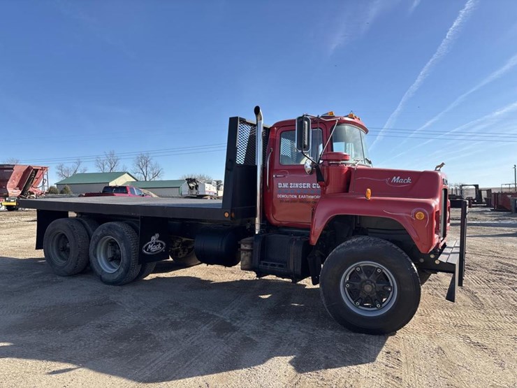 1976-mack-dm600-image-4