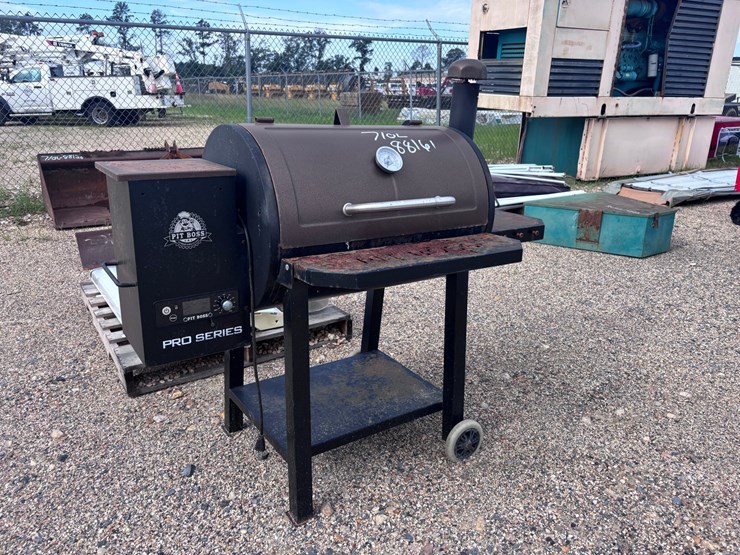 #8001-•-pitboss-pellet-grill-image-1