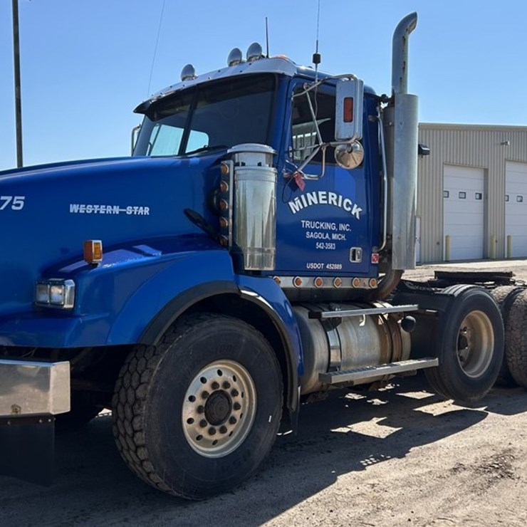 #1433 • 2005 Western Star Tri Axle Day Cab Truck Tractor