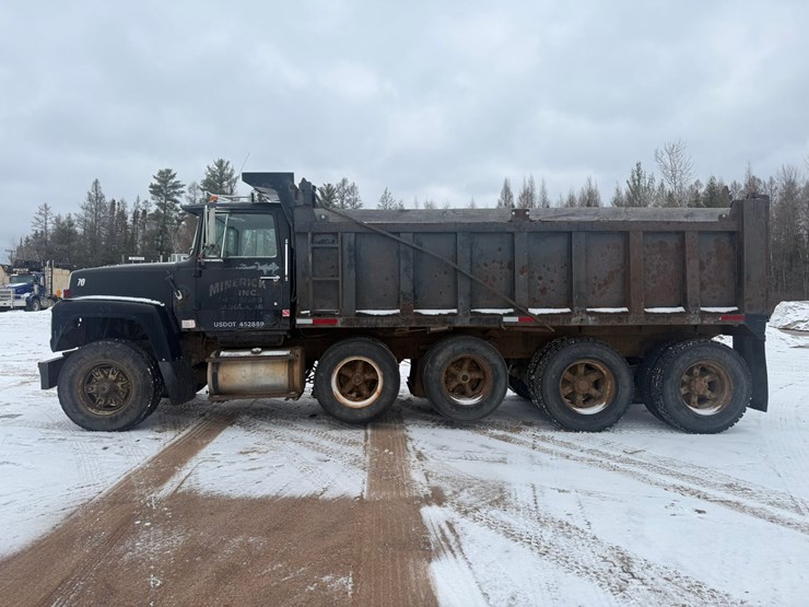 #1434-•-1990-ford-quad-axle-dump-truck-image-2