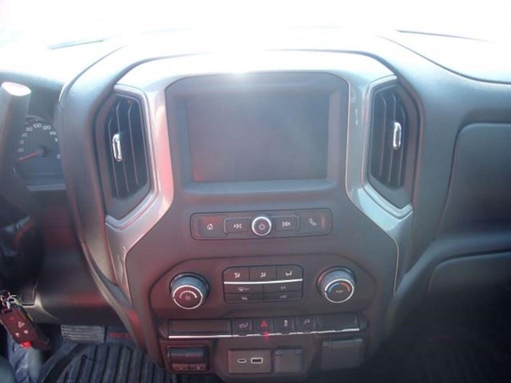 2023-chevrolet-silverado-2500-image-19