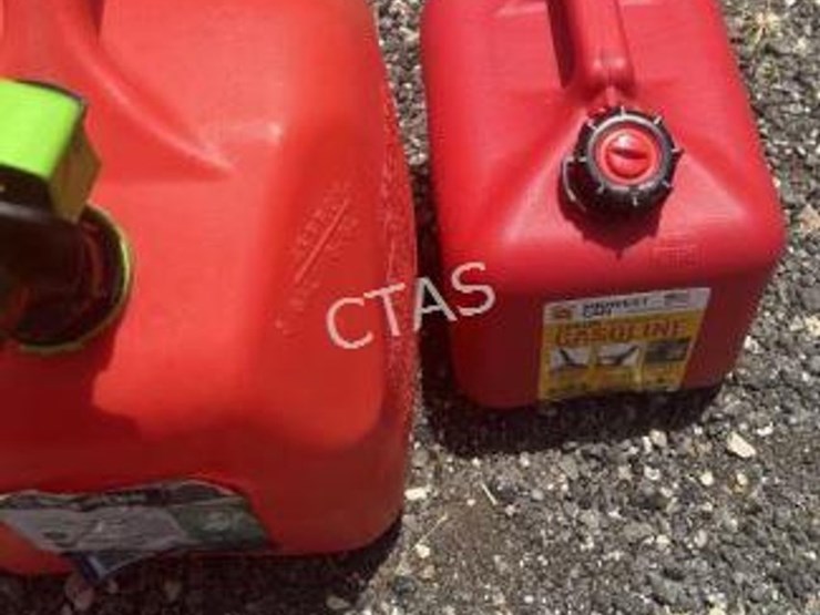 #226-•-(2)-5-gallon-gas-can-&-(1)-2-gallon-can-image-3