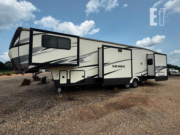 2018-sierra-camper-6948-image-1