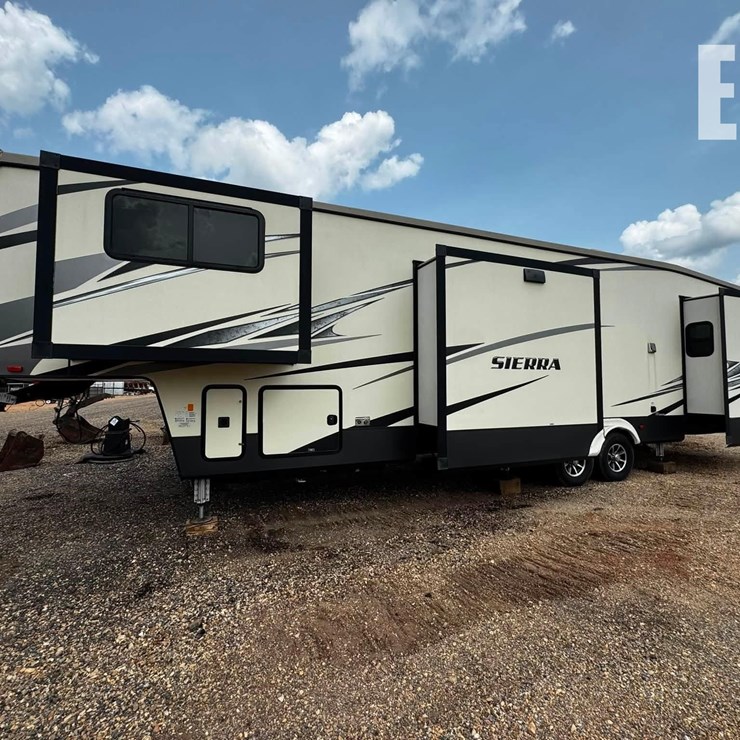 2018 SIERRA CAMPER 6948