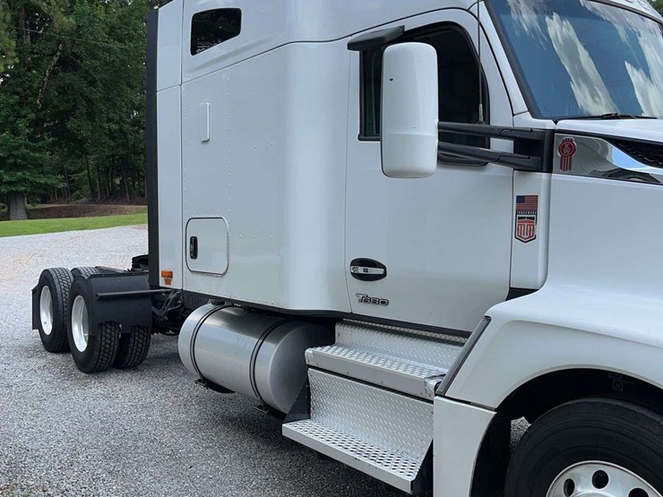 2022-kenworth-t680-image-7