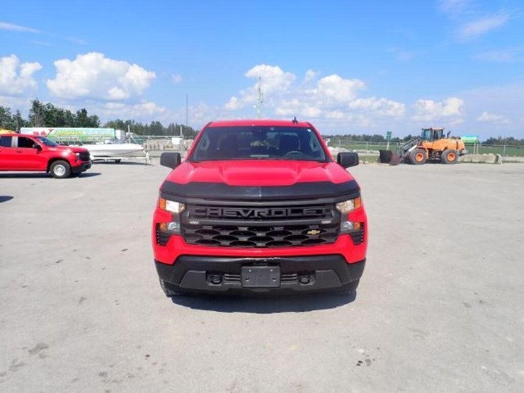 2024-chevrolet-silverado-1500-image-2
