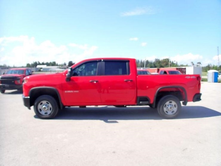 2023-chevrolet-silverado-2500-image-8