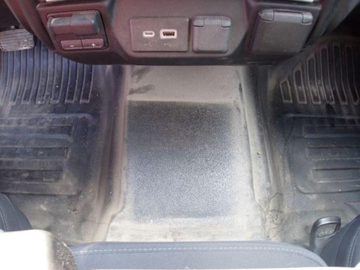 2022-chevrolet-silverado-2500-image-21