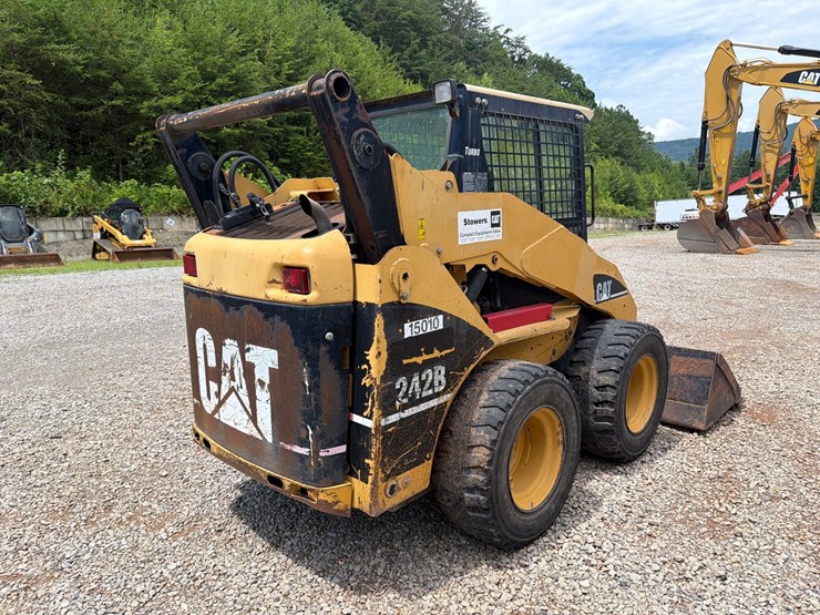 caterpillar-242b-image-5
