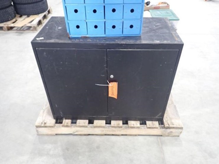 metal-16-drawer-and-two-door-storage-tool-image-11