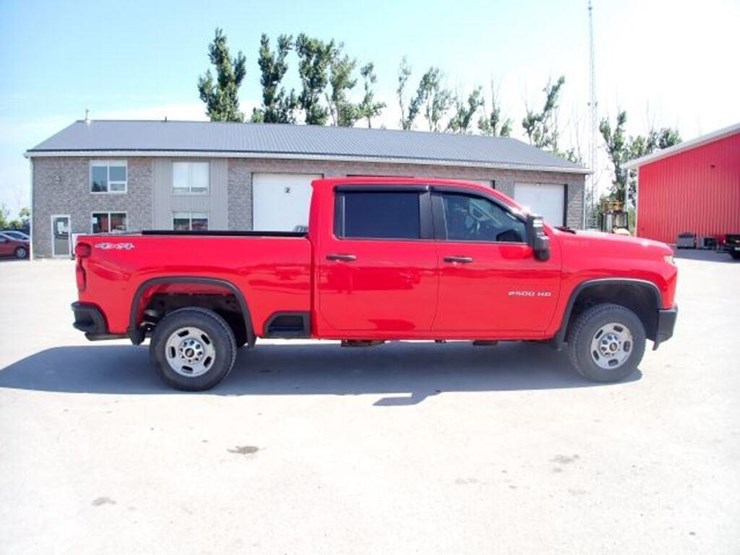 2023-chevrolet-silverado-2500-image-4