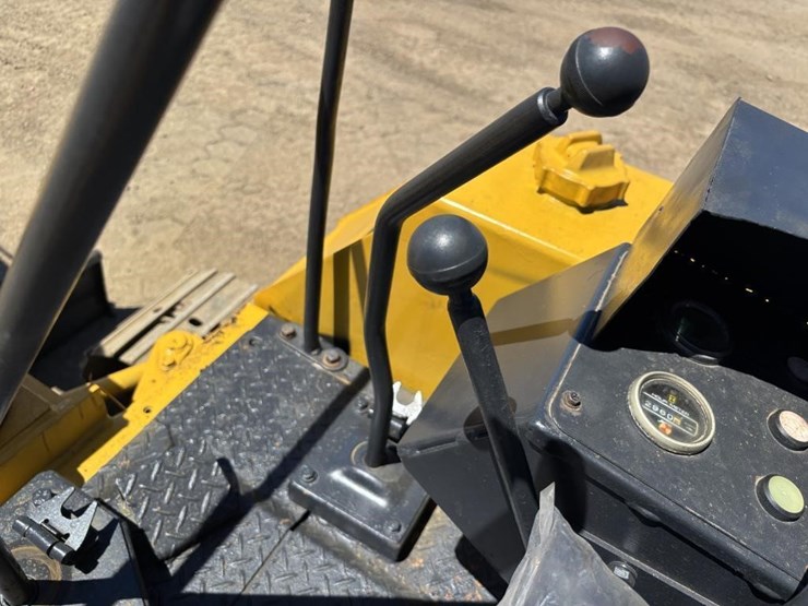 komatsu-pc10-5-image-23