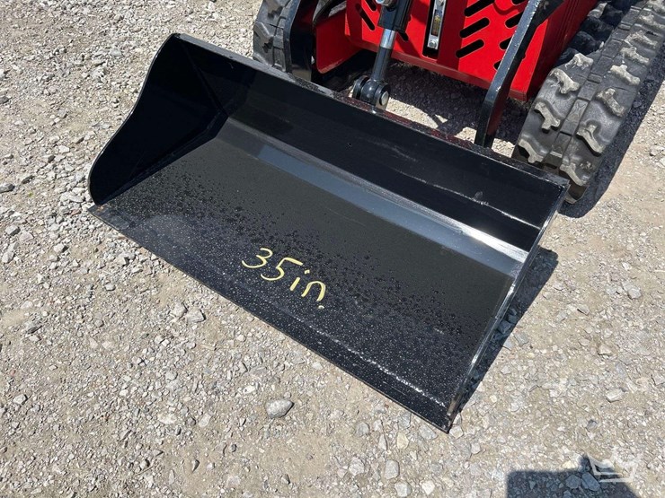 mini-skid-steer-loader-image-10