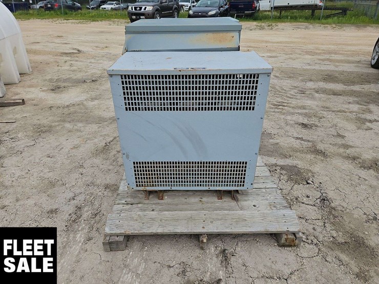 3-transformers-on-a-pallet-image-3