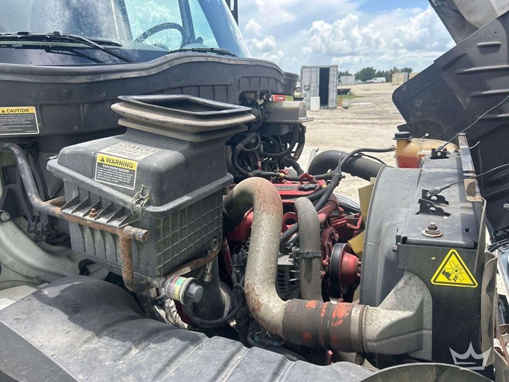 2018-international-durastar-4300-image-10