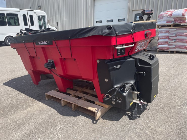 #4887-•-boss-vbx+-8000-poly-salt-spreader-image-3