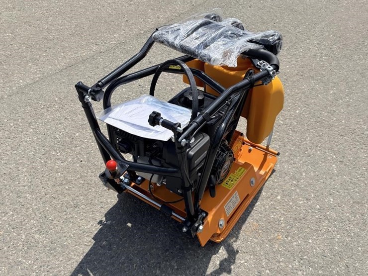 c80t-plate-compactor-image-3