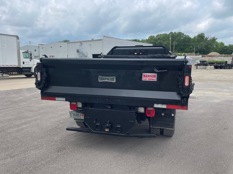 2021-chevrolet-3500-image-6