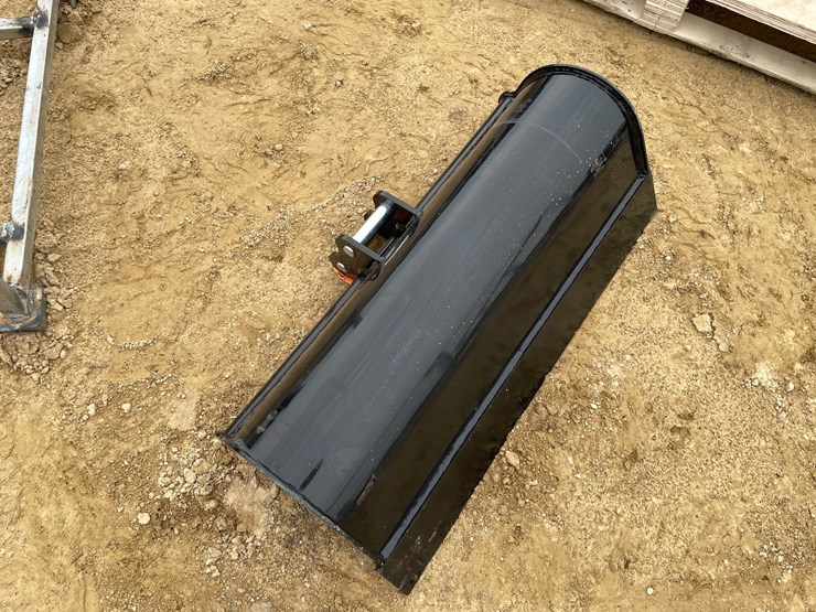 #2059-•-new-mini-32"-bucket-attachment-image-8