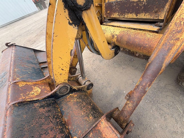 caterpillar-416b-image-16