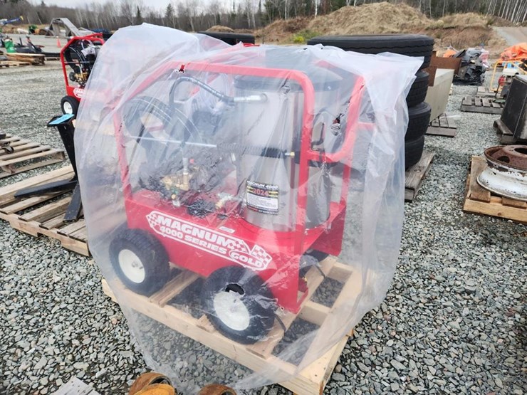 #5121-•-unused-magnum-4000-hot-pressure-washer-image-2
