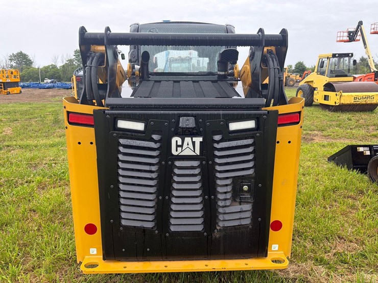 2026-caterpillar-255-image-7