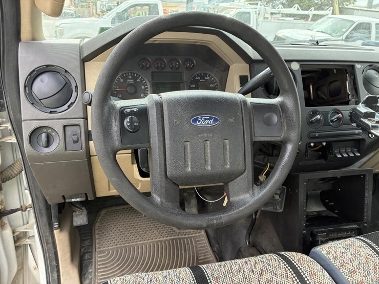 2010-ford-f350-image-13