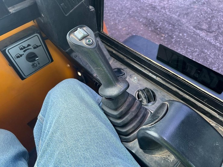 2022-jcb-1cxt-image-26