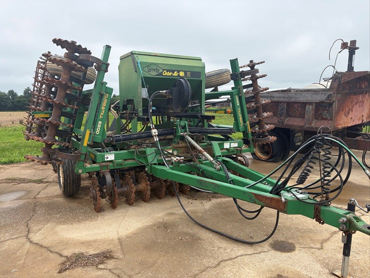 2200-turbo-till-(2200tt)-22'-with-gandy-air-seeder-image-1