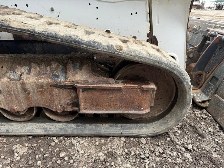 2022-bobcat-t550-image-15