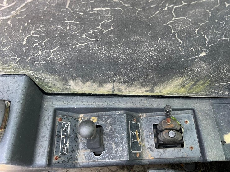 caterpillar-tl642c-image-25
