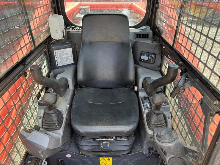 2023-kubota-svl97-2-image-22