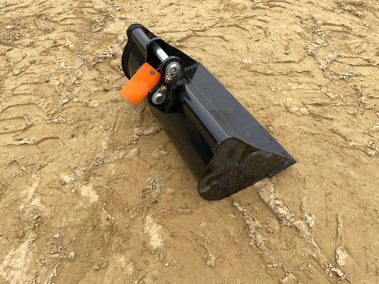 #2058-•-new-mini-24"-bucket-attachment-image-3
